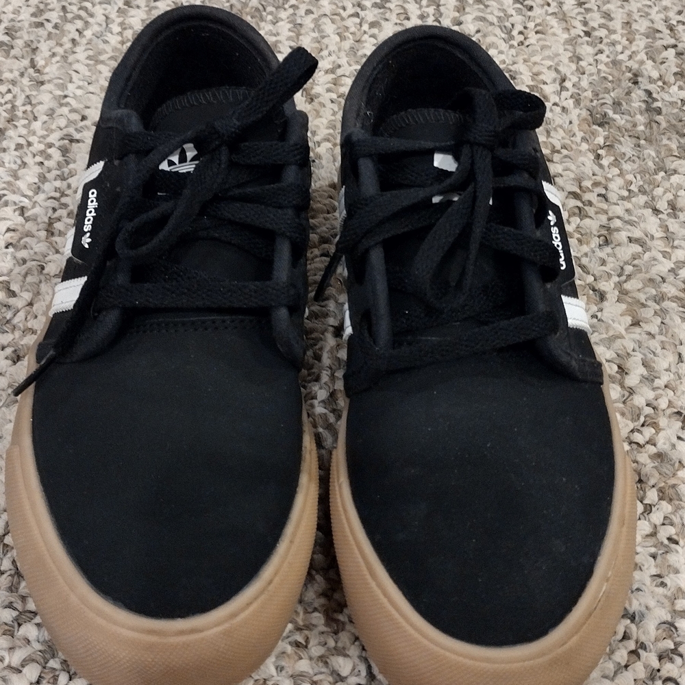 Adidas Men's Black and Tan Sneakers